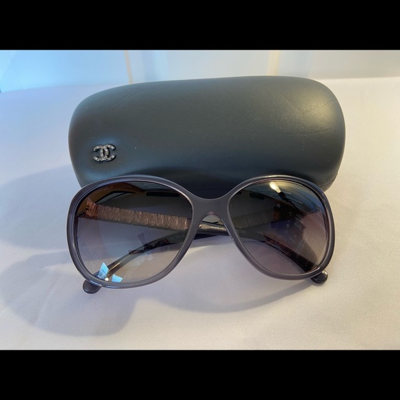 🤍$650. Chanel Top of the line Iconic “Bijou” Trans. Gray with Strass Crystals! - Picture 5 of 15